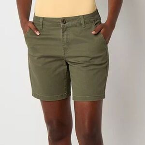 A.N.A Women's 7" Mid Rise Chino Shorts, size 14. 9F-145B006